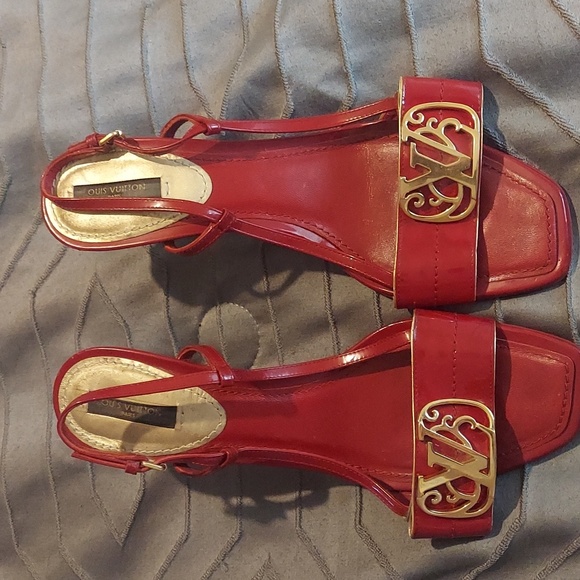Loius Vuitton sandals - Picture 1 of 3